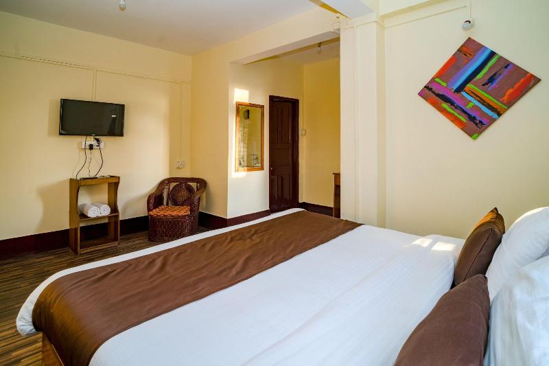 Magpie Mall Road Residency - Mg Marg — view