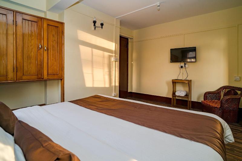 Magpie Mall Road Residency - Mg Marg image
