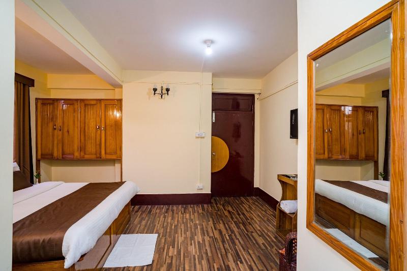 Magpie Mall Road Residency - Mg Marg image