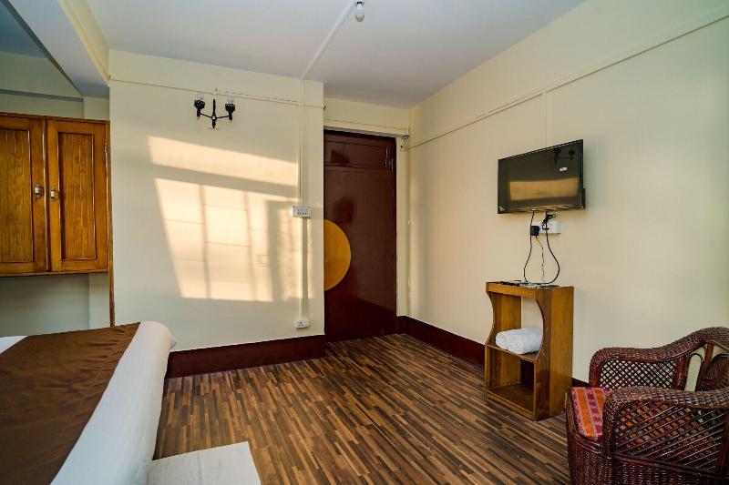 Magpie Mall Road Residency - Mg Marg image