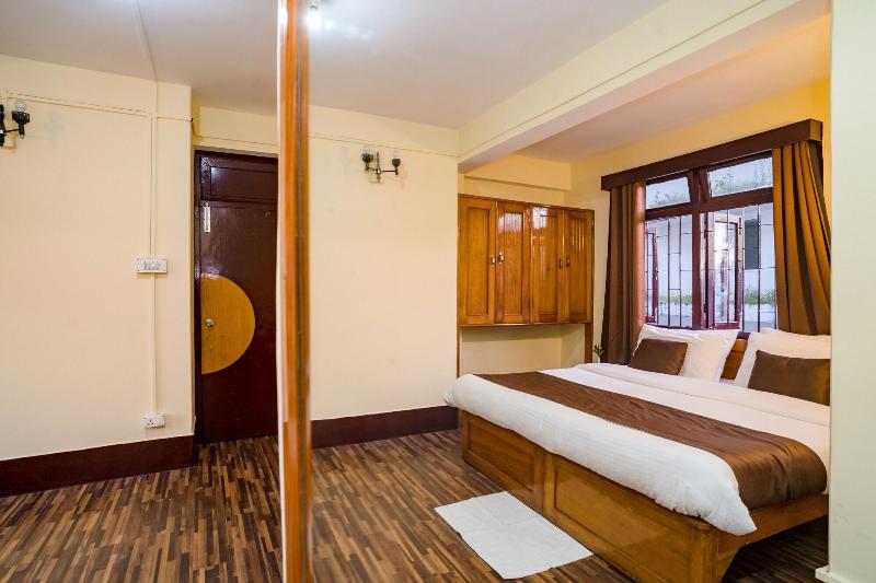 Magpie Mall Road Residency - Mg Marg image