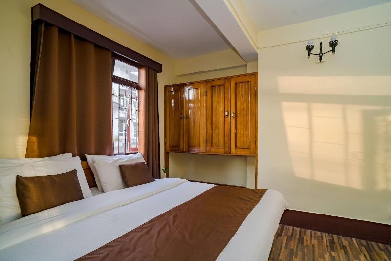 Magpie Mall Road Residency - Mg Marg image
