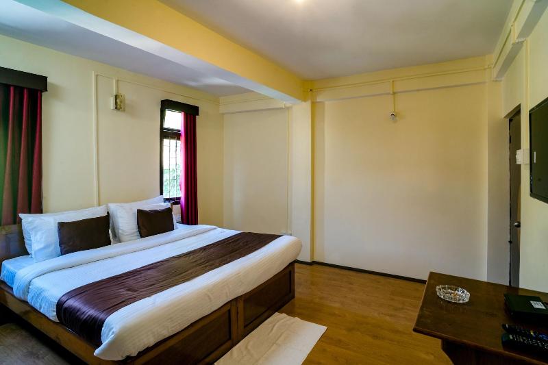 Magpie Mall Road Residency - Mg Marg image