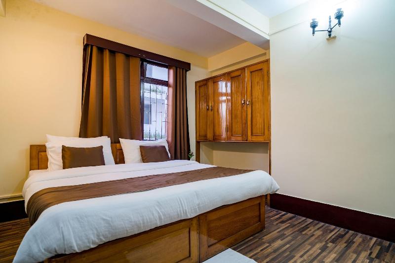 Magpie Mall Road Residency - Mg Marg image