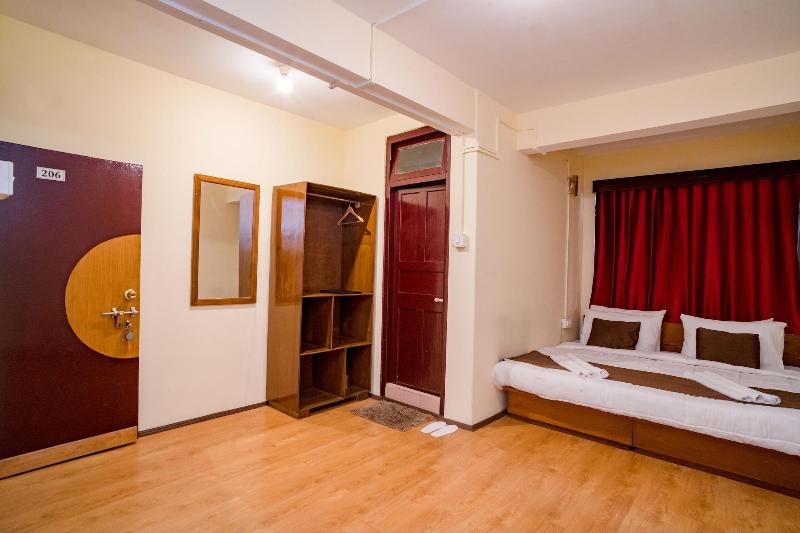 Magpie Mall Road Residency - Mg Marg image
