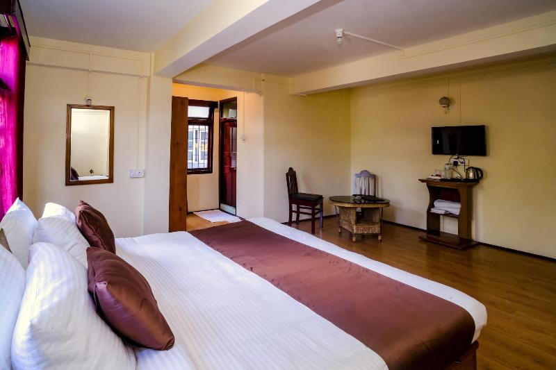 Magpie Mall Road Residency - Mg Marg image