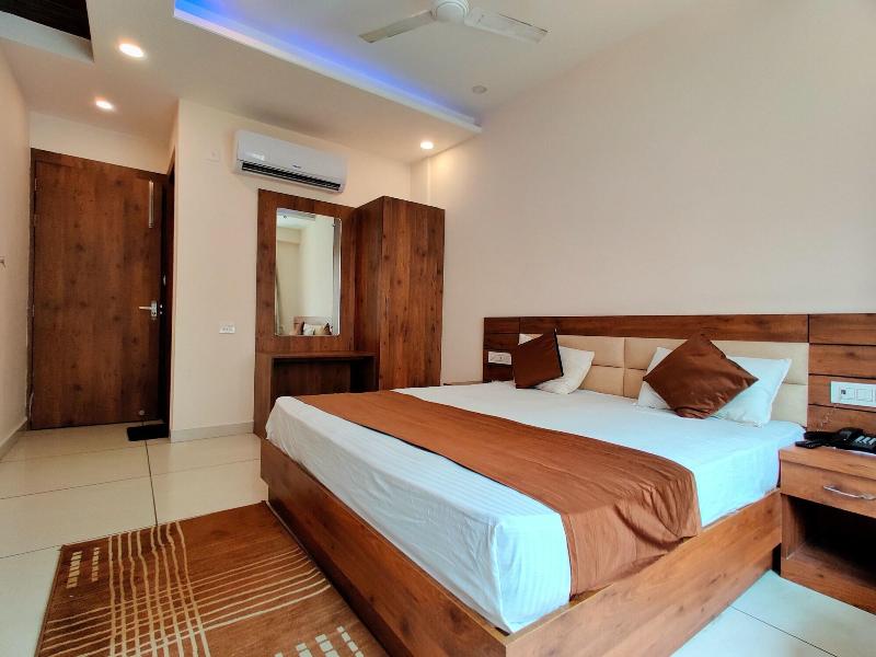 Hotel Divine Residency image
