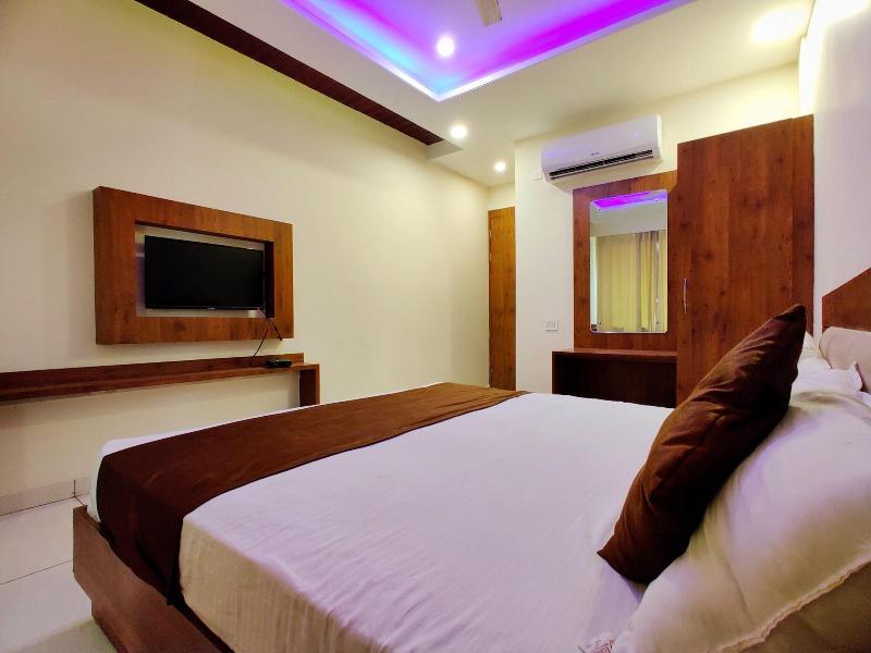 Hotel Divine Residency image