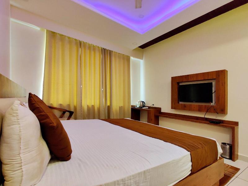 Hotel Divine Residency image