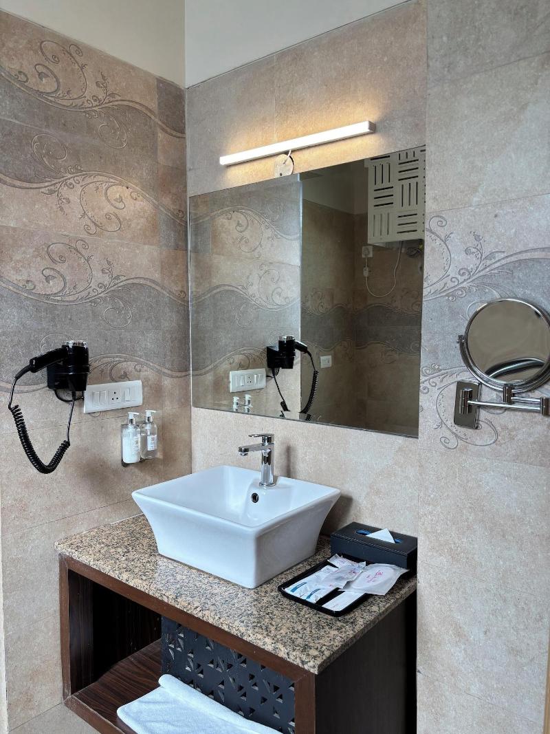 Regenta Resort & Spa Mashobra image