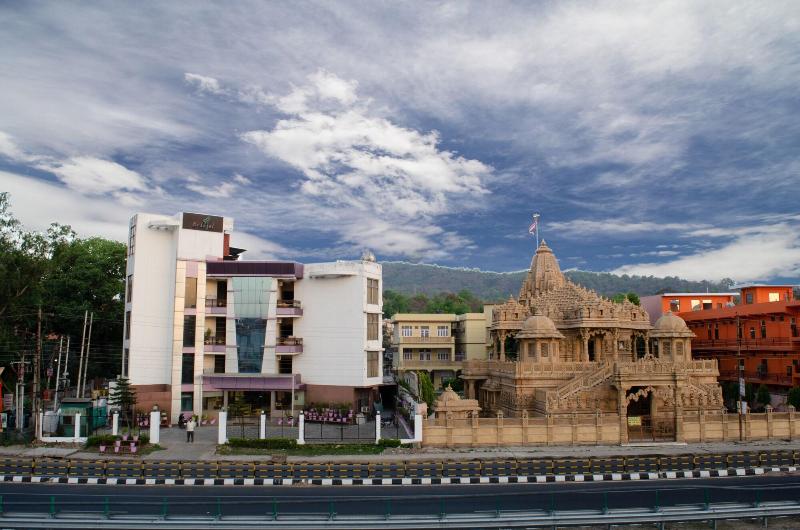 Brinjal Hotels image