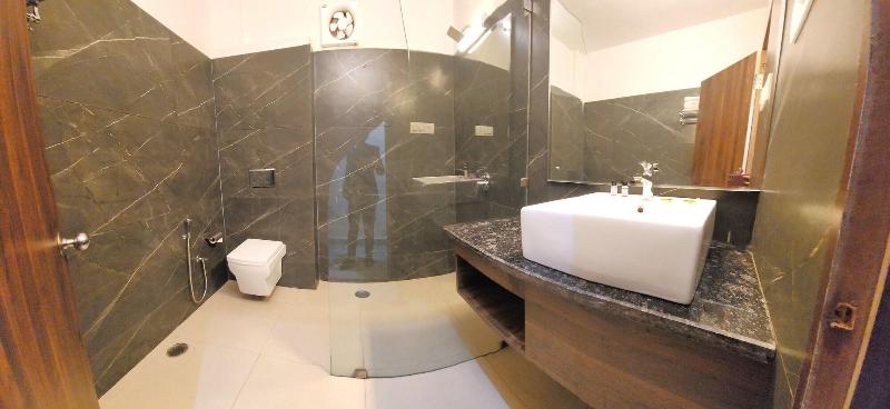 Brinjal Hotels image