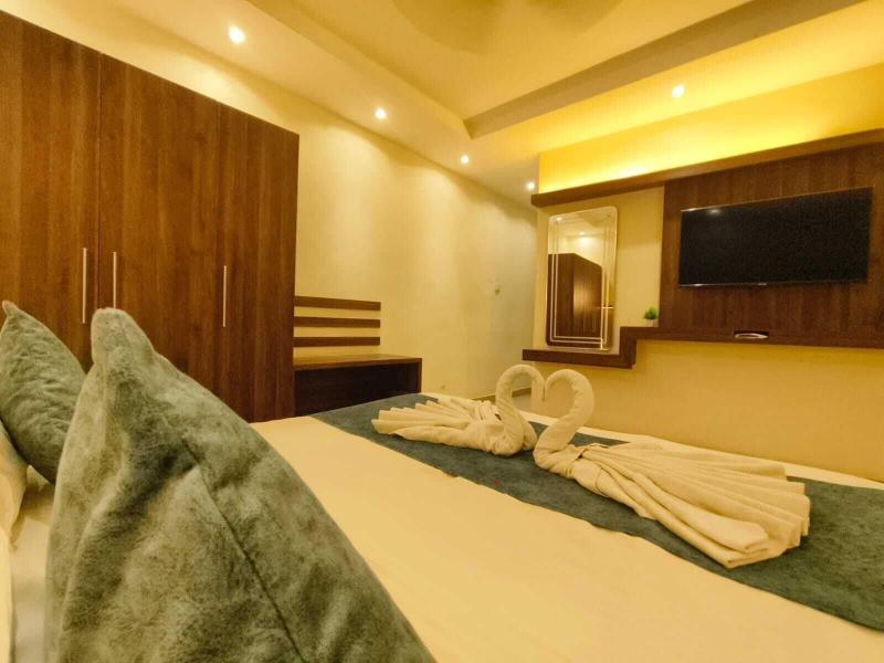 Brinjal Hotels image