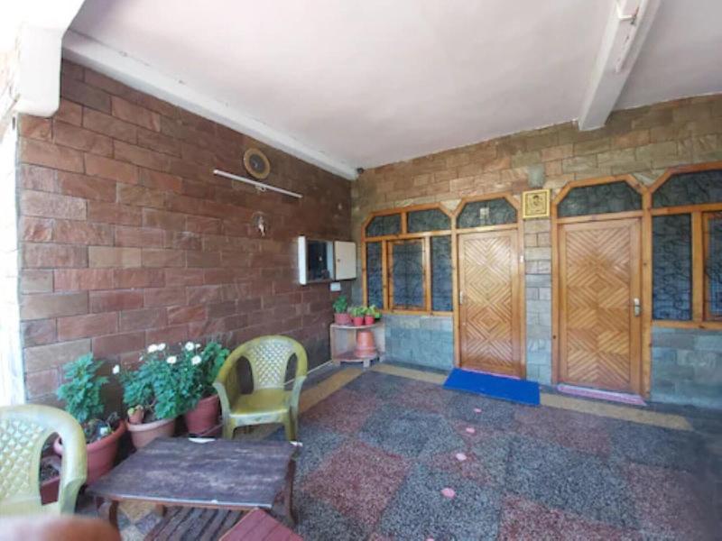 Goroomgo Lake View Mall Road Nainital — photo 15