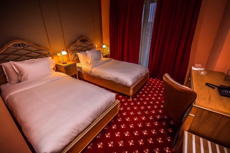 Hotel Plaza Oran image