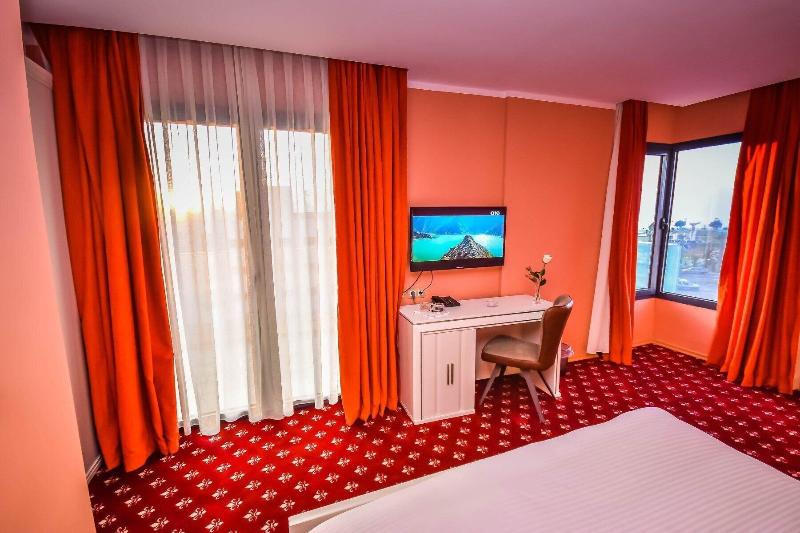 Hotel Plaza Oran image