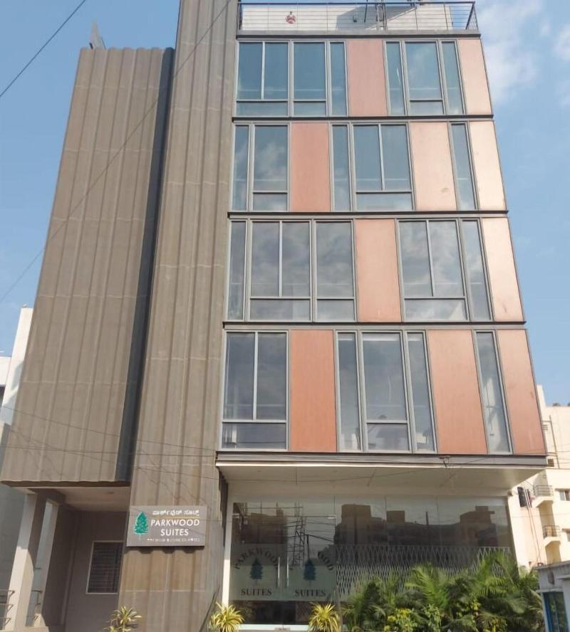 Parkwood Suites image
