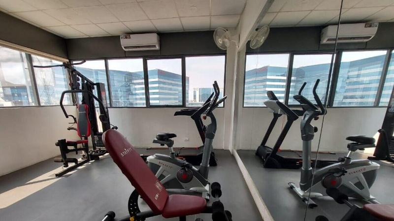 Parkwood Suites image