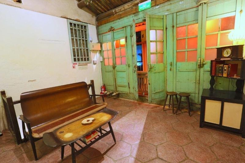 Moon House Tainan image
