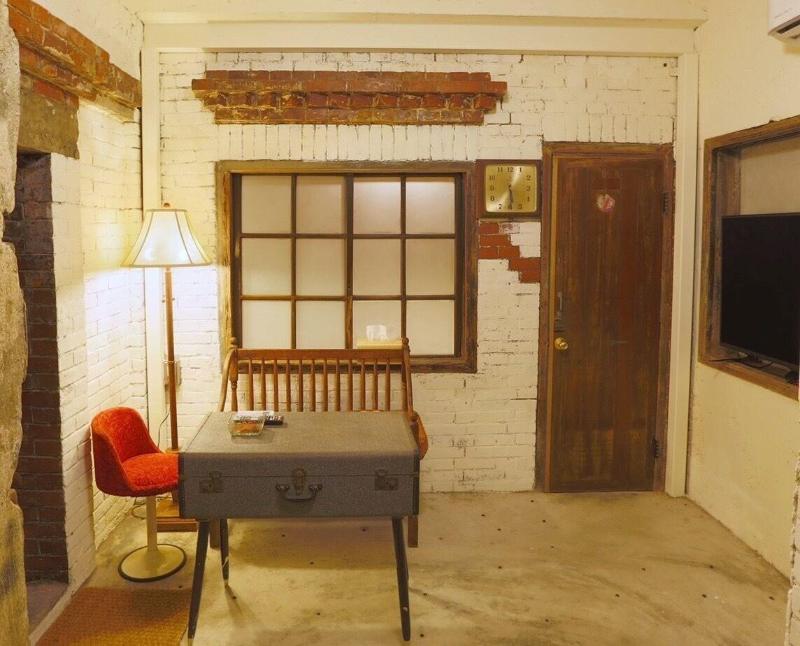 Moon House Tainan image