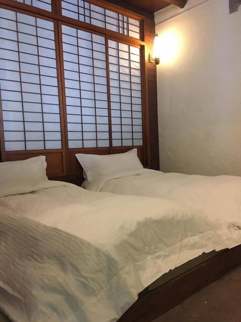 Moon House Tainan image