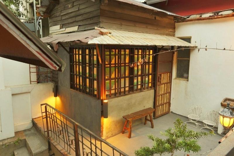 Moon House Tainan image