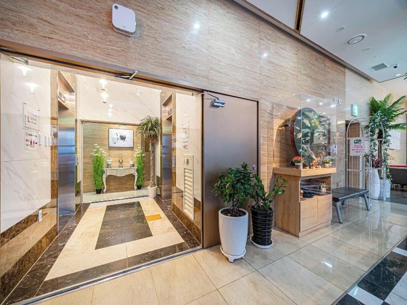 Griffin Bay Hotel image