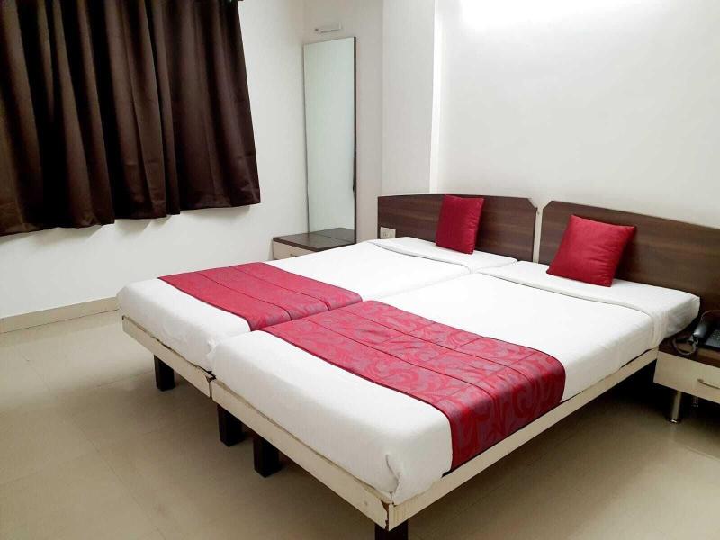 Hotel Bhooshan Airport Road image