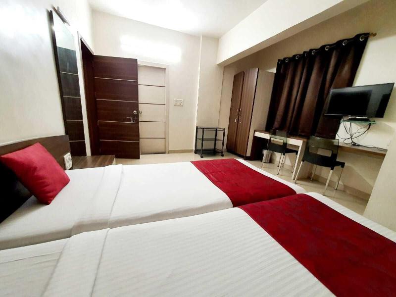 Hotel Bhooshan Airport Road image