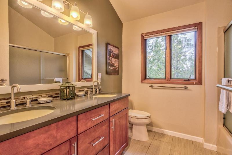 Tan Oak Lane 37 image