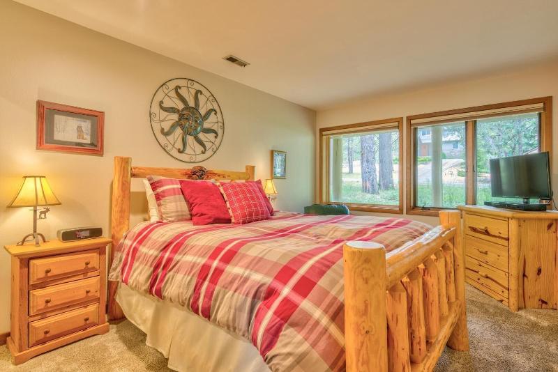 Tan Oak Lane 37 image