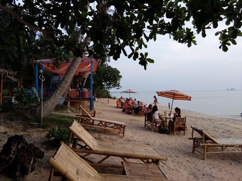 I Talay Beach Bar Cottage Taling Ngam image