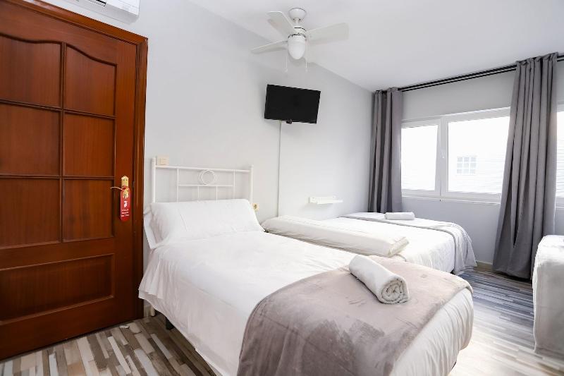 Pension Caldas image