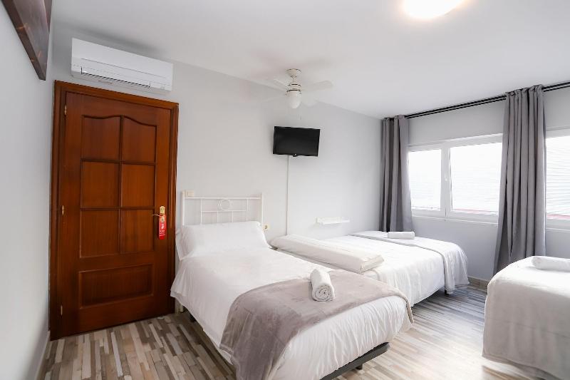 Pension Caldas image