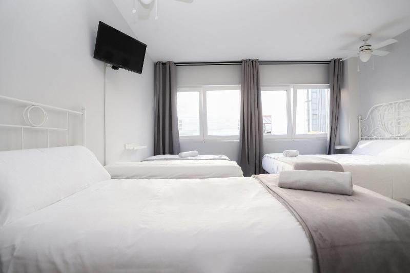 Pension Caldas image