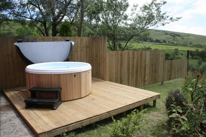 The Nook Farm Park Stay With Hot Tub Bbq Fire Pit image