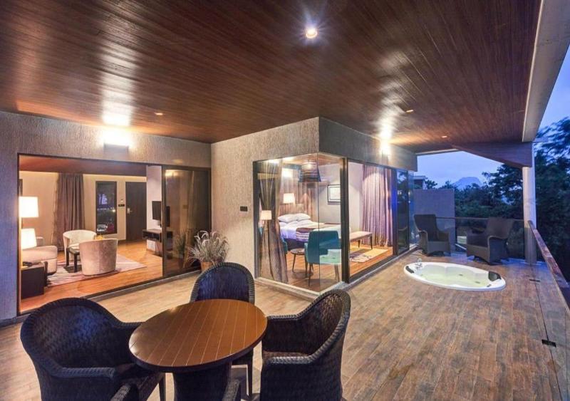 Aveda Suites At Aamby Valley City image