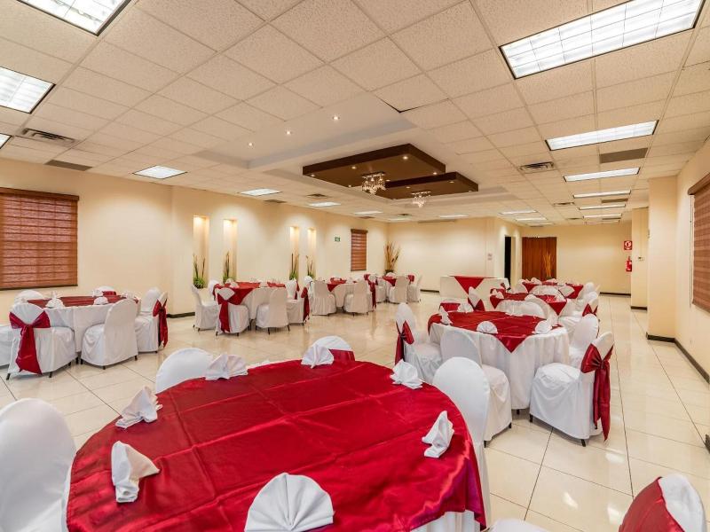 Hotel Sntenario image