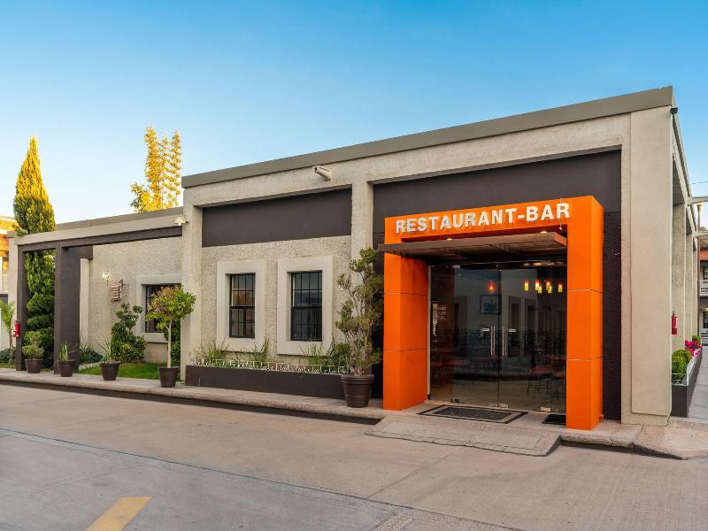 Hotel Sntenario image