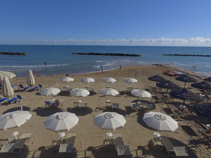Hotel Diamante image