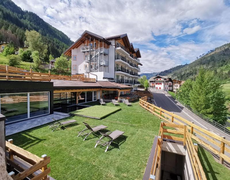Active Alm Hotel image