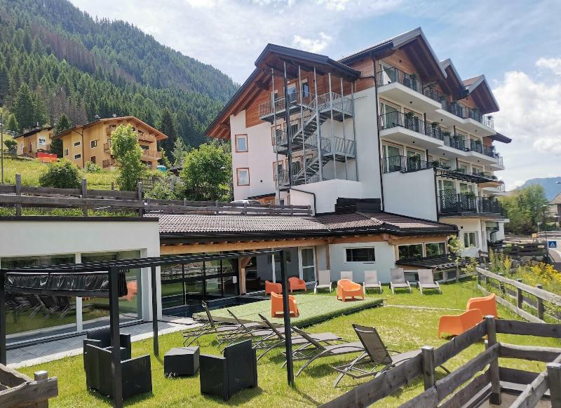 Active Alm Hotel image