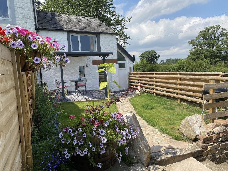 Delightful One Bed Lake District Cottage image