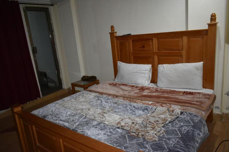 Hotel Kashmir Continental image