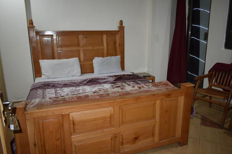 Hotel Kashmir Continental image