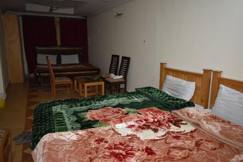 Hotel Kashmir Continental image