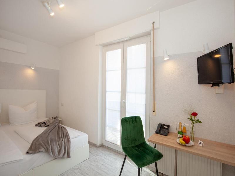 Relax Hotel Stuttgart image