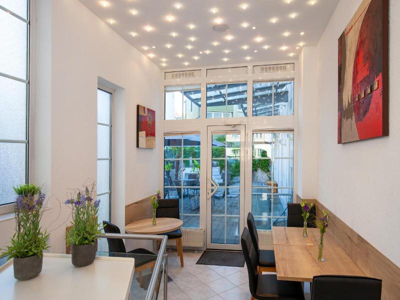 Relax Hotel Stuttgart image
