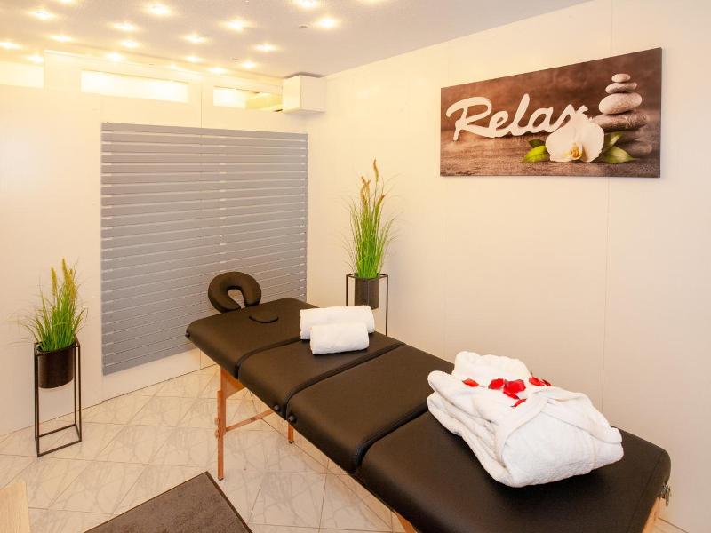 Relax Hotel Stuttgart image