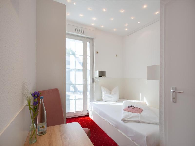 Relax Hotel Stuttgart image